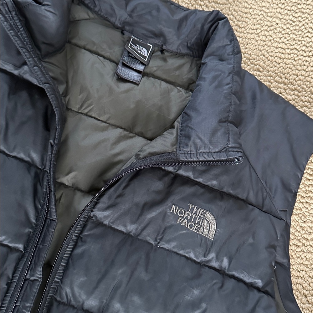 The North Face black/olive puffer vest - Picture 2 of 3